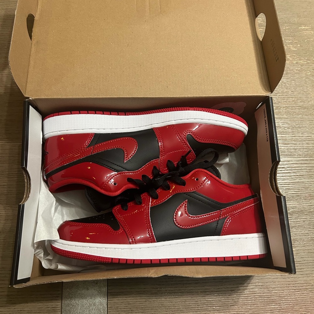 Jordan 1 Low SE